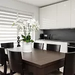 Amber - Luxury Two Bedroom Daire *