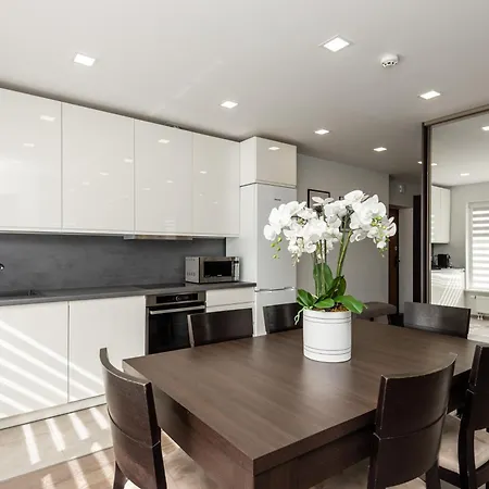 Amber - Luxury Two Bedroom * Palanga