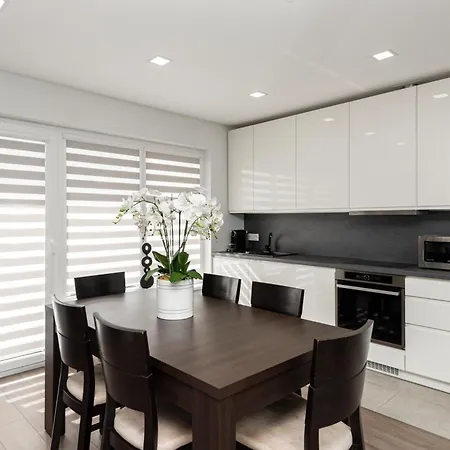 Amber - Luxury Two Bedroom