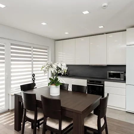 Amber - Luxury Two Bedroom Daire