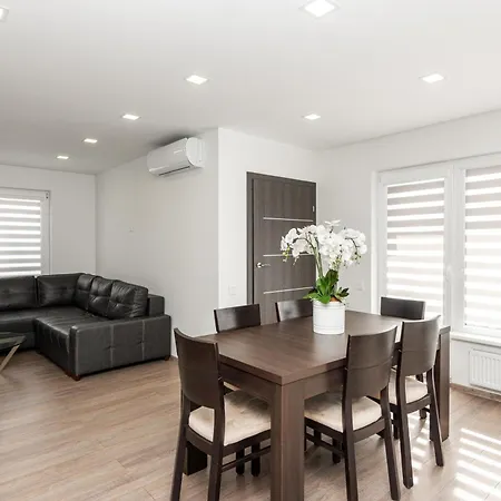 Amber - Luxury Two Bedroom *