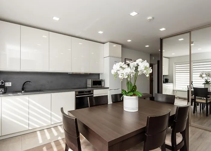 Amber - Luxury Two Bedroom * פלאנגה