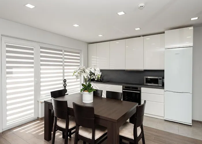 Amber - Luxury Two Bedroom דירה