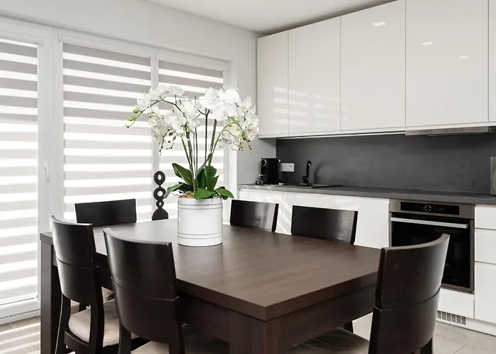 Amber - Luxury Two Bedroom דירה *