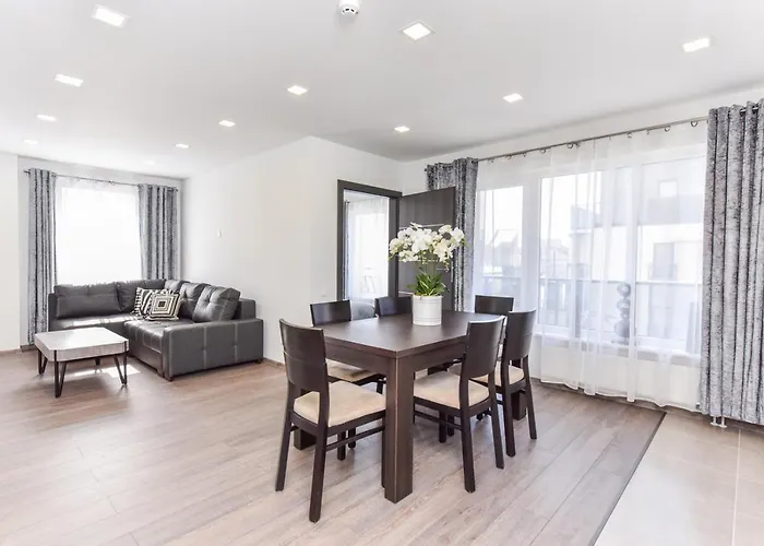 Amber - Luxury Two Bedroom דירה פלאנגה